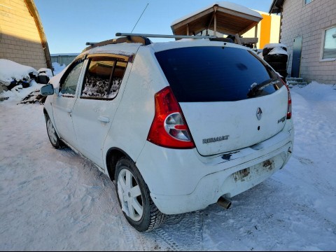 Renault Sandero 1.4 MT 2010 (�238) - ���������� ���������� � ������������� | �������� � ����������� 